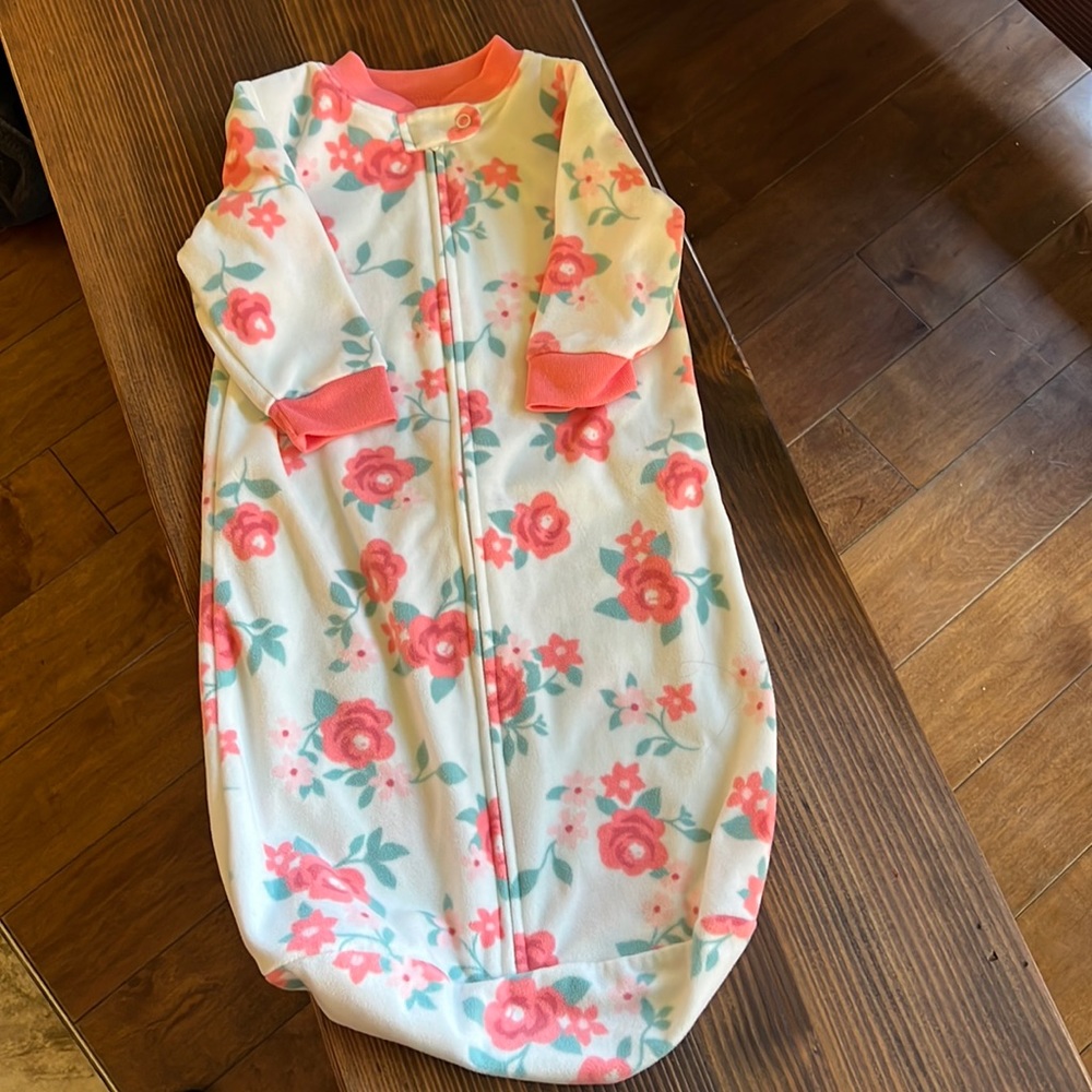 Carters sleeping sack 0/9 months